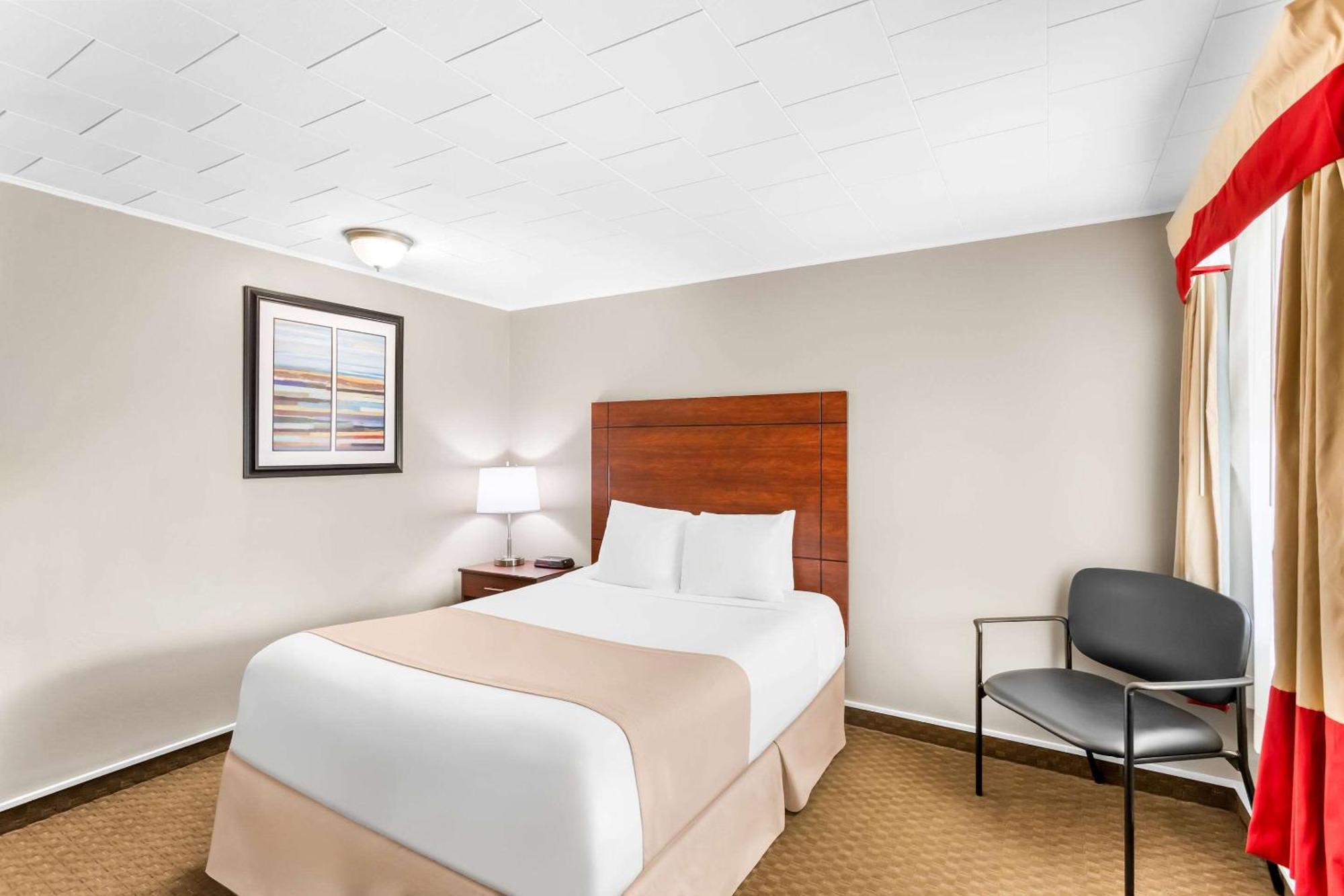 Rodeway Inn Gorham Bagian luar foto