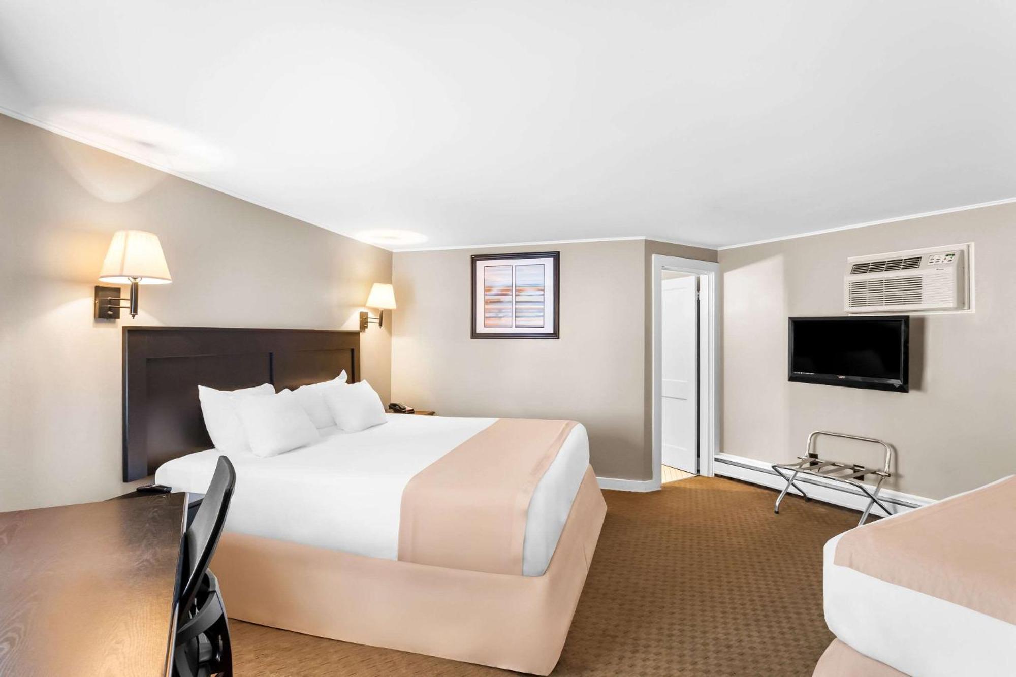 Rodeway Inn Gorham Bagian luar foto