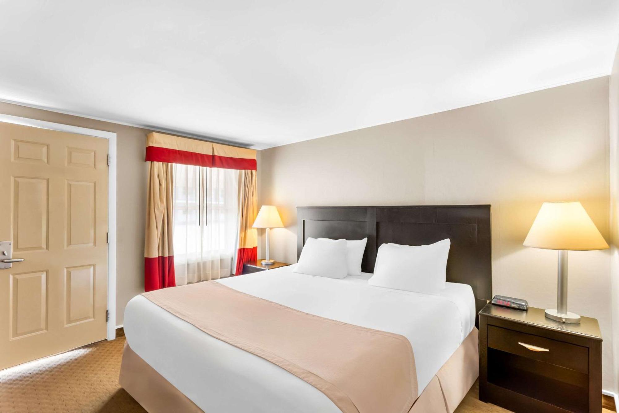 Rodeway Inn Gorham Bagian luar foto