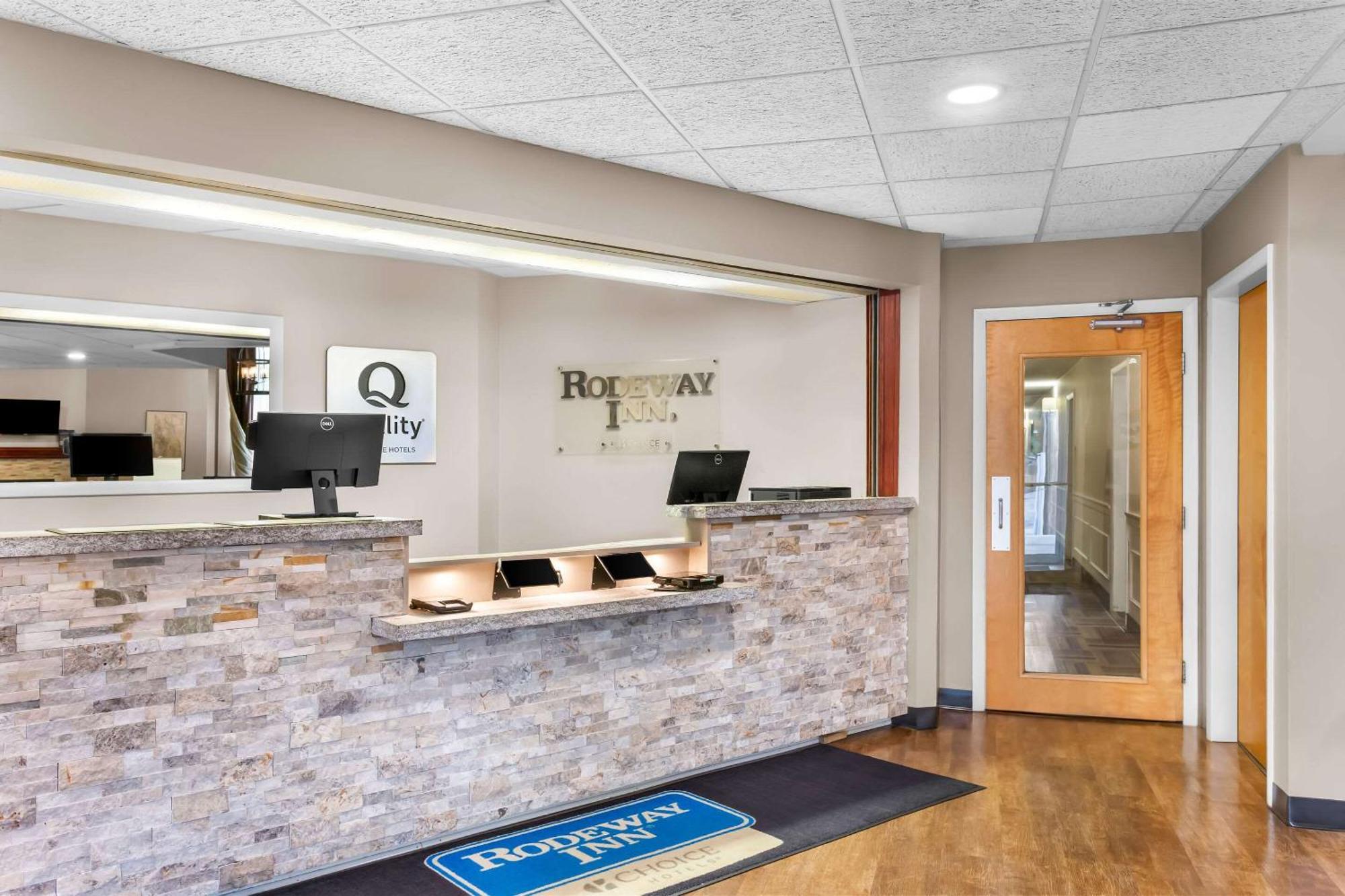 Rodeway Inn Gorham Bagian luar foto