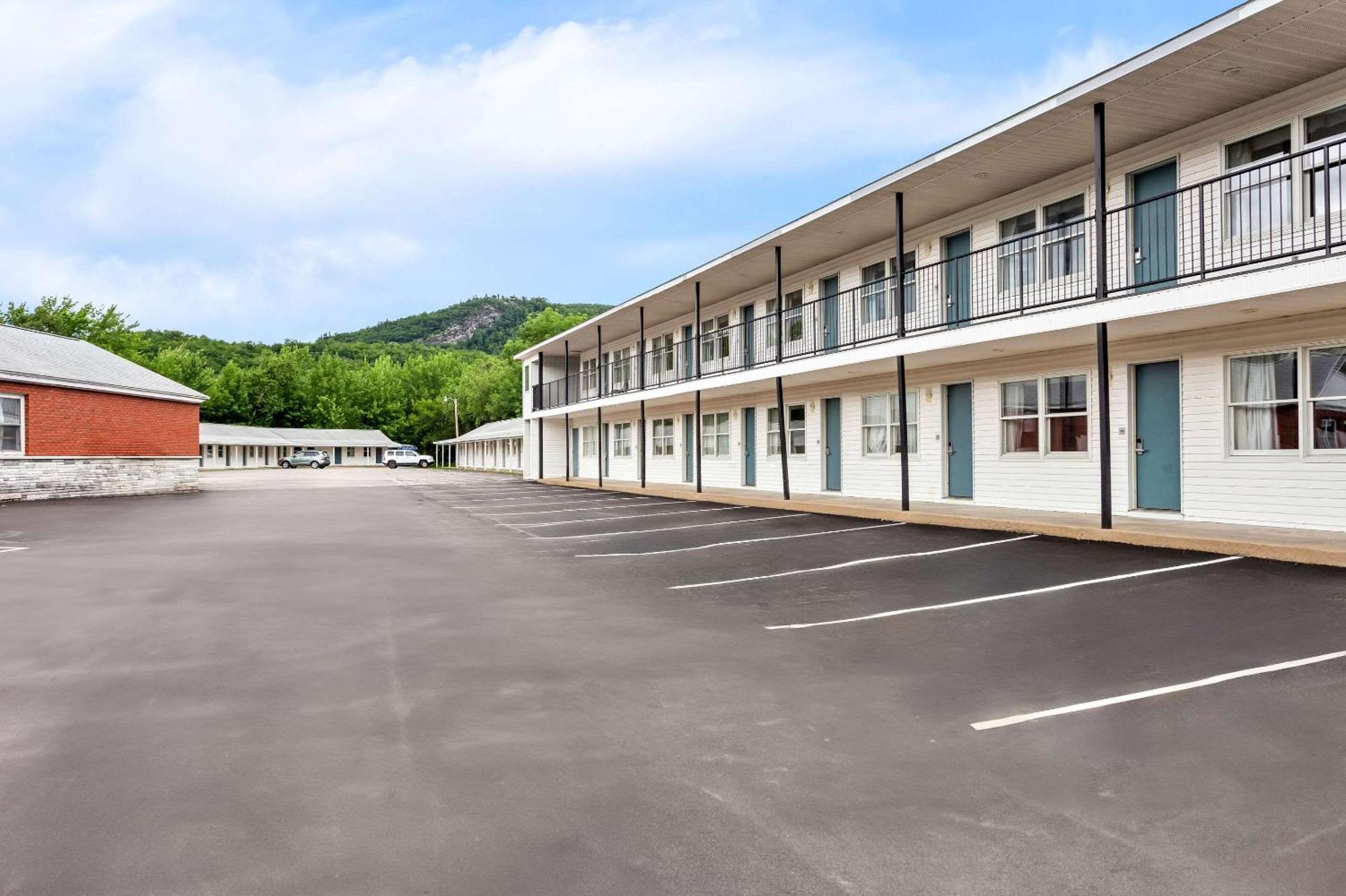 Rodeway Inn Gorham Bagian luar foto